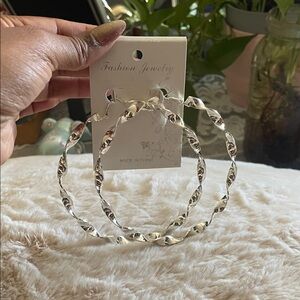 Fashion Jewelry Twisted Hoop Earrings - Silver